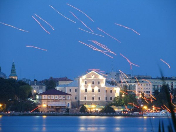 У Тернополі запустили небесні ліхтарики (ФОТО), фото-1 У Тернополі запустили небесні ліхтарики (ФОТО), фото-1