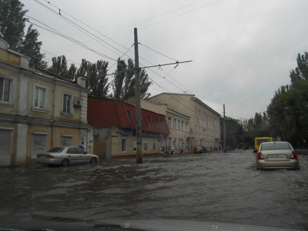 После дождя одесская Пересыпь оказалась отрезанной от город..., фото-2 После дождя одесская Пересыпь оказалась отрезанной от города (видео), фото-2