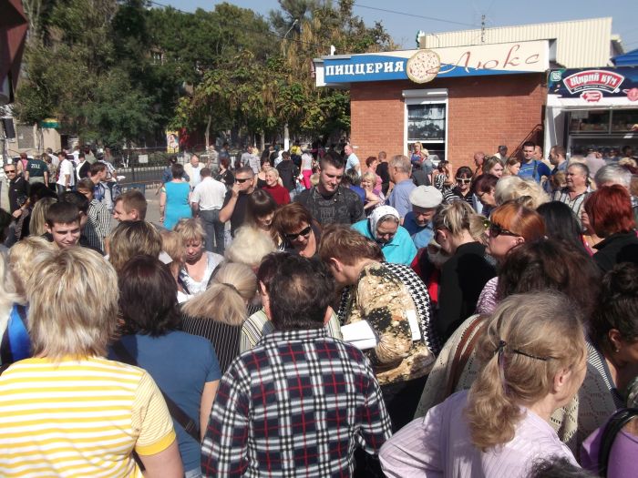 В Мариуполе митинговали против закрытия рынка «Солнечный» (ФОТО) (ф... В Мариуполе митинговали против закрытия рынка «Солнечный» (ФОТО) (фото) - фото 13