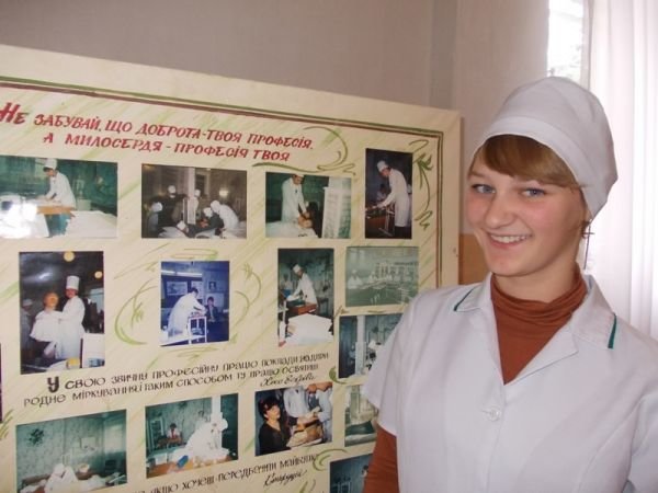 Выпускники Артемовского медучилища лечат дончан, фото-1 Выпускники Артемовского медучилища лечат дончан, фото-1