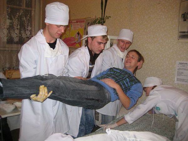 Выпускники Артемовского медучилища лечат дончан, фото-5 Выпускники Артемовского медучилища лечат дончан, фото-5