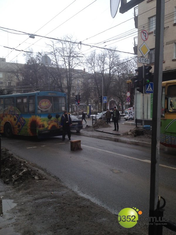 Затримання великої партії наркотиків, акція проти зведення..., фото-12 Затримання великої партії наркотиків, акція проти зведення багатоповерхівки, розсекречені матеріали УПА – головні події у фото та відео, фото-12