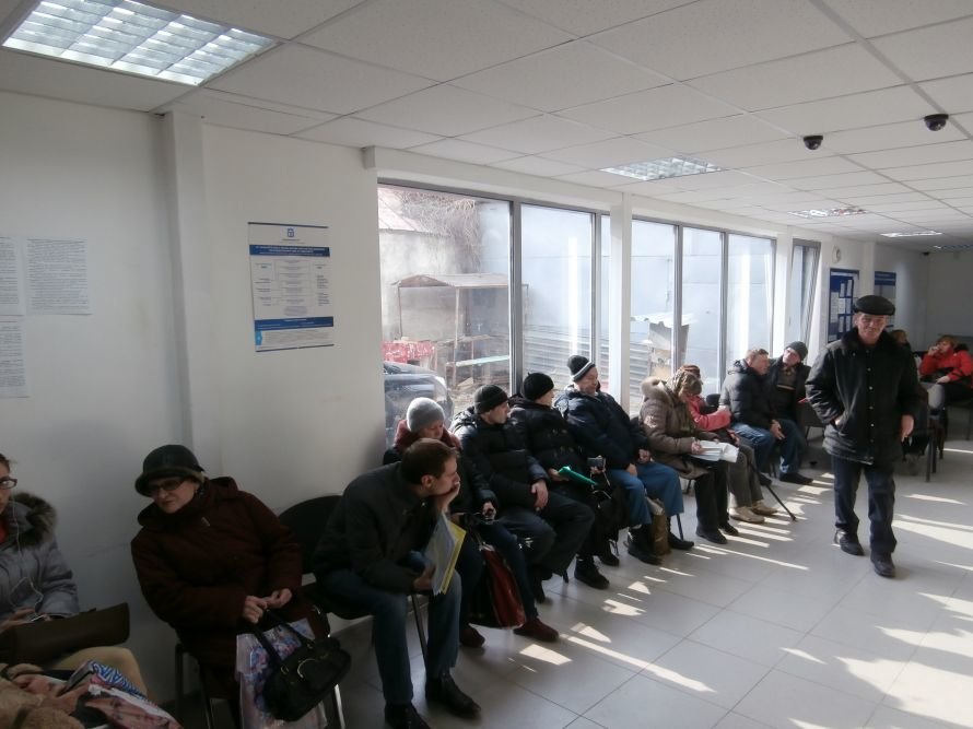 Итоги реорганизации БТИ: чтобы переоформить земельный участок или квартиру, харьковчане вынуждены занимать очередь в 2 часа ночи (фото) (фото) - фото 5 Итоги реорганизации БТИ: чтобы переоформить земельный участок или квартиру, харьковчане вынуждены занимать очередь в 2 часа ночи (фото) (фото) - фото 5