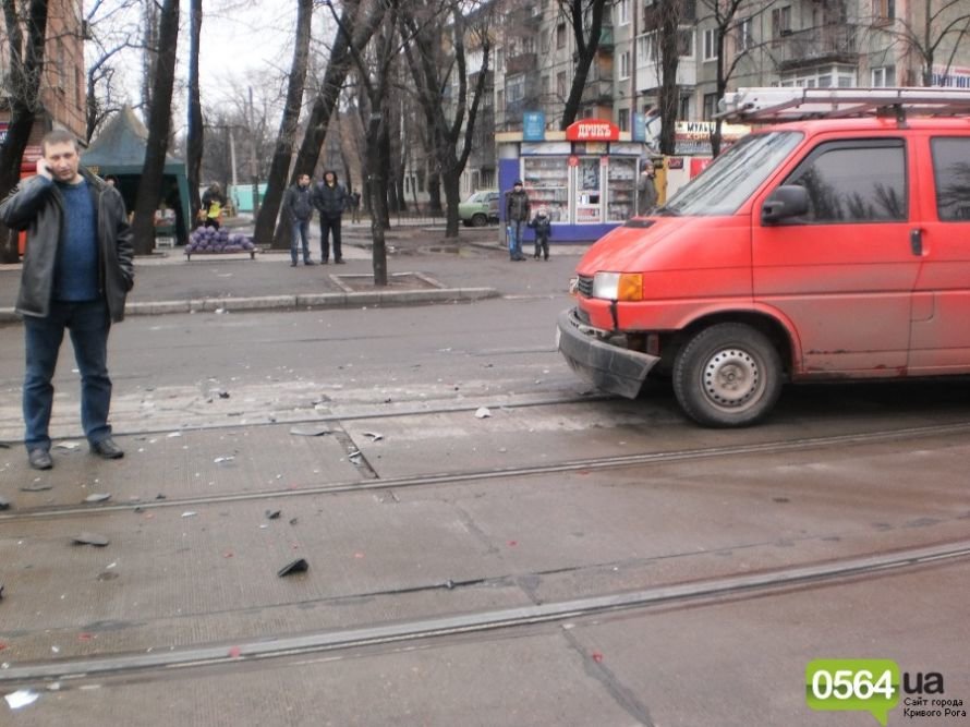 11 марта: «приключения» Ляшко в Кривом Роге, митинг на «АМ..., фото-4 11 марта: «приключения» Ляшко в Кривом Роге, митинг на «АМКР» и несколько аварий, фото-4