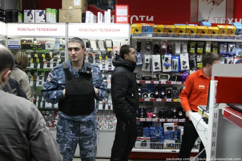 Рейды по супермаркетам: мрак горловского «Фокстрота», фото-4 Рейды по супермаркетам: мрак горловского «Фокстрота», фото-4