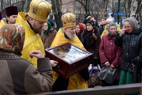 Фоторепортаж о пребывании христианских святынь в Горловке., фото-2 Фоторепортаж о пребывании христианских святынь в Горловке., фото-2