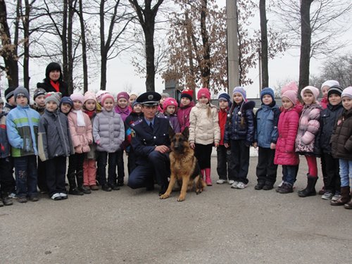 На Кировоградщине дошкольники посетили Кинологический центр (ФОТО)... На Кировоградщине дошкольники посетили Кинологический центр (ФОТО) (фото) - фото 5