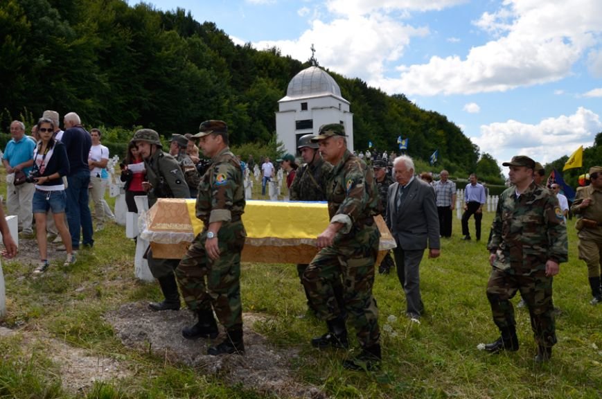 Перепоховання останків дивізійників 3 Перепоховання останків дивізійників 3