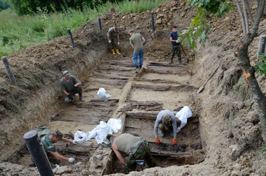 Розкопки поховання жертв пол_трепрес_й на Дрогобиччин_