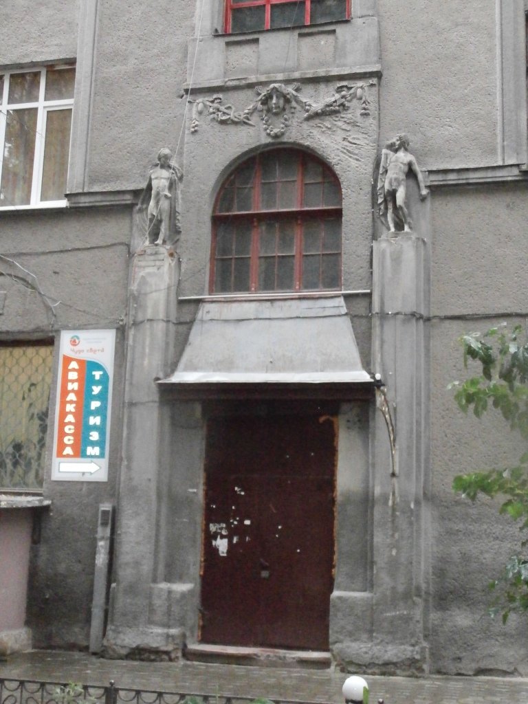 P9062147