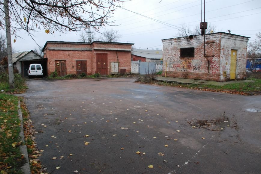 Площадка недалеко от дома Площадка недалеко от дома