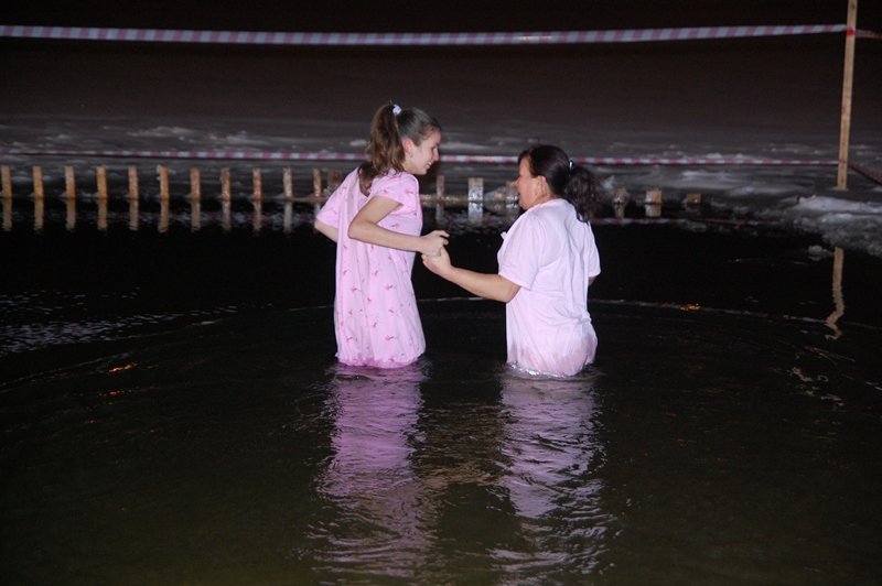 Крещение в Белгороде: Праздник в ледяной воде (фото) - фото 5