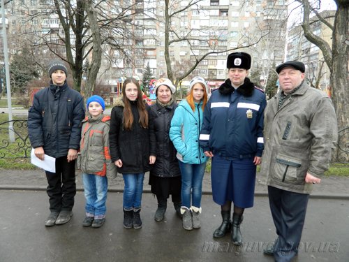 25_02_2014_Mariupol_GAI razdayut listovki_5 25_02_2014_Mariupol_GAI razdayut listovki_5