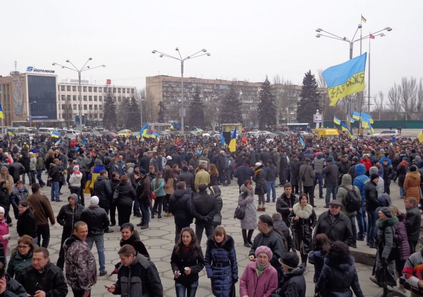 В Запорожье прошел митинг против вмешательства России (ФОТО, ОБНОВЛЕНО) (фото) - фото 2 В Запорожье прошел митинг против вмешательства России (ФОТО, ОБНОВЛЕНО) (фото) - фото 2