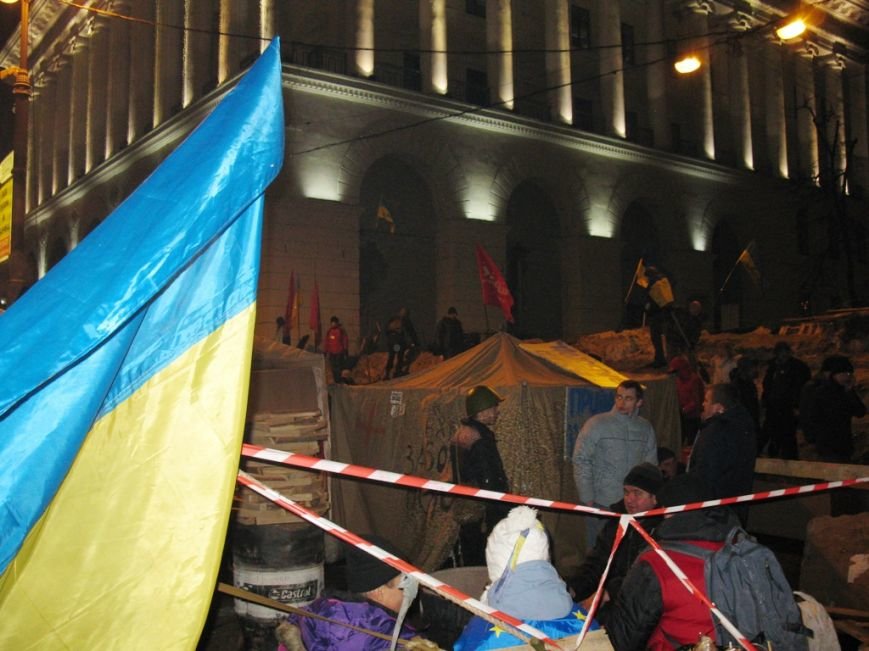 Участник Евромайдана, пенсионер из Артемовска благодарит Я..., фото-3 Участник Евромайдана, пенсионер из Артемовска благодарит Януковича за объединение Украины, фото-3