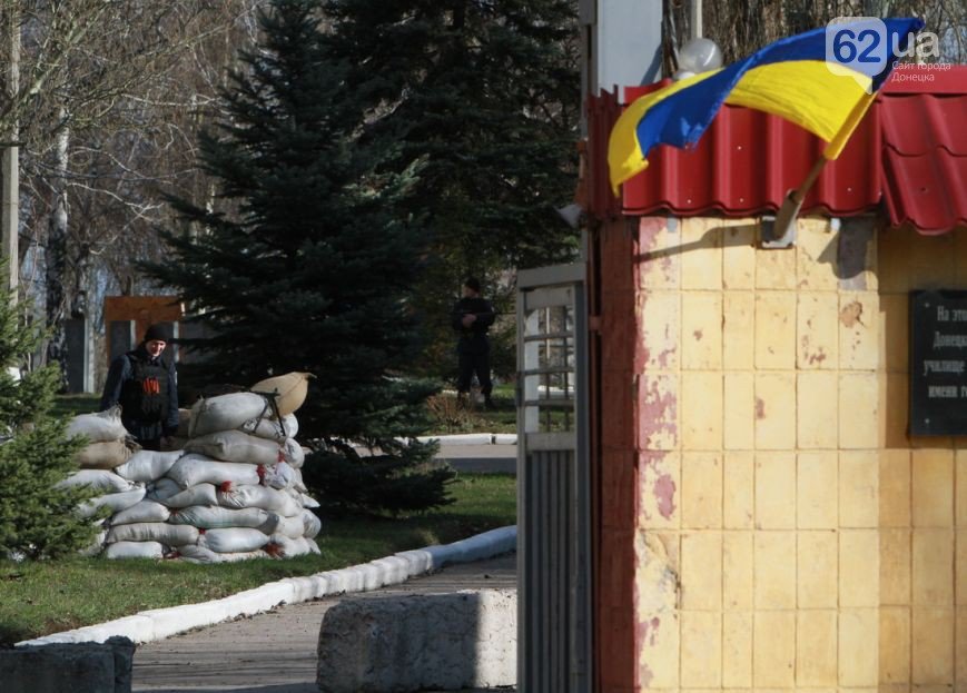 В Донецк прибыли верные присяге военные из Крыма - без оружия, но с оптимизмом (ФОТО, ВИДЕО) (фото) - фото 1