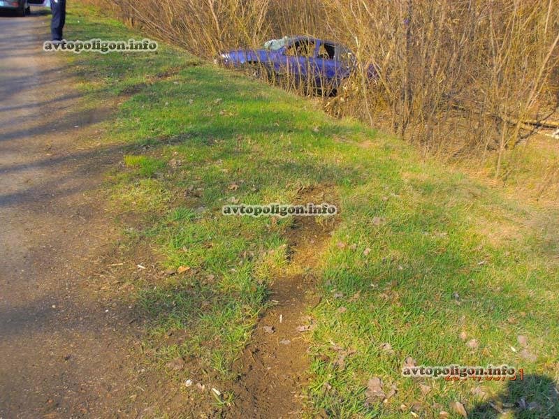 dtp_v_makeevke_renault-19_vyletel_v_kyuvet_i_perevernulsya_-_postradali_dvoe._foto4_76235