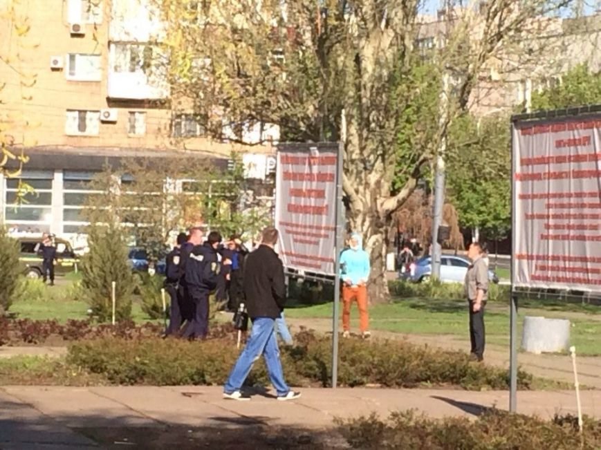 В Мариуполе здание горсовета освободили от захватчиков? (Обновляется+ФОТО, ВИДЕО) (фото) - фото 3 В Мариуполе здание горсовета освободили от захватчиков? (Обновляется+ФОТО, ВИДЕО) (фото) - фото 3