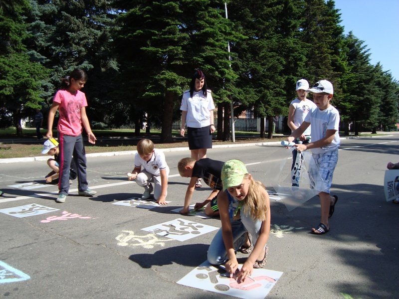 В Курганинске в День защиты детей прошла  акция «Внимание, дети!»