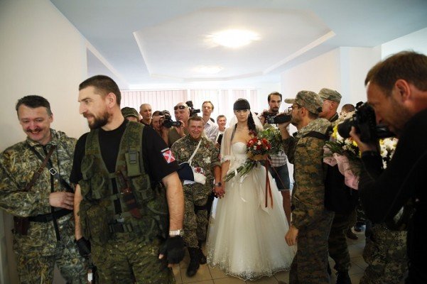 Свадьба во время войны (фото) - фото 2 Свадьба во время войны (фото) - фото 2