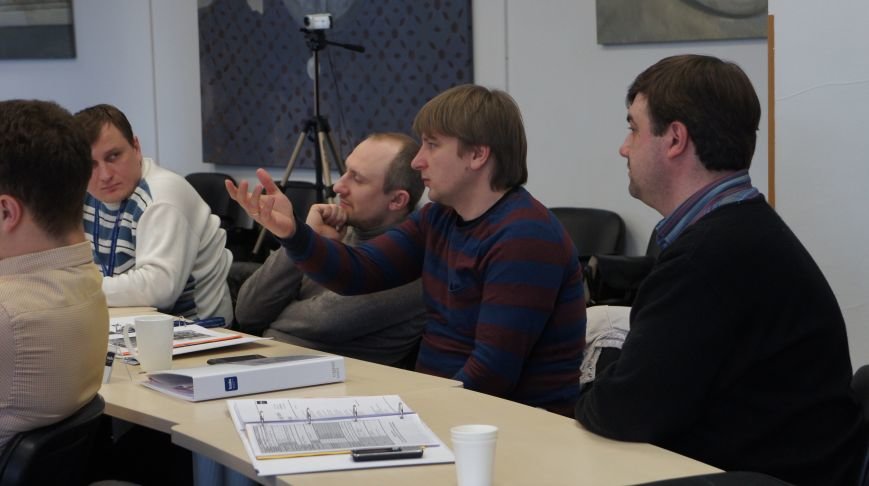 Руслан Грищук бере участь в управлінській дискусії Руслан Грищук бере участь в управлінській дискусії