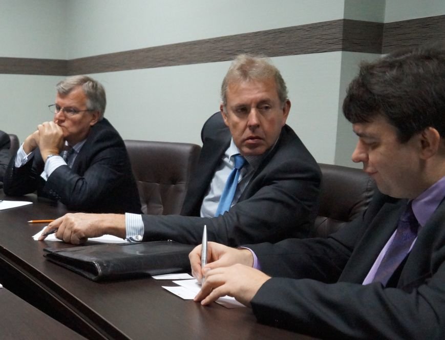 07 10 2014 Вилкул - общение с британцами 3 07 10 2014 Вилкул - общение с британцами 3