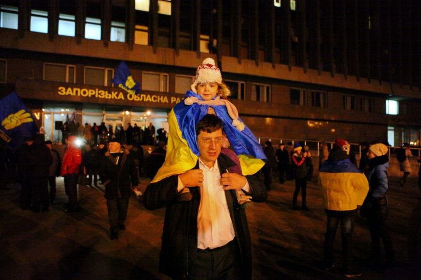ФОТОРЕПОРТАЖ: Запорожье собралось на митинг в честь годовщи..., фото-4 ФОТОРЕПОРТАЖ: Запорожье собралось на митинг в честь годовщины Майдана, фото-4
