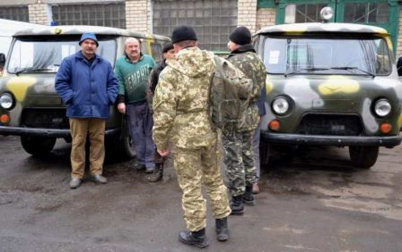 Николаевские врачи передали военным два автомобиля скорой медицинской помощи (ФОТО) (фото) - фото 1 Николаевские врачи передали военным два автомобиля скорой медицинской помощи (ФОТО) (фото) - фото 1