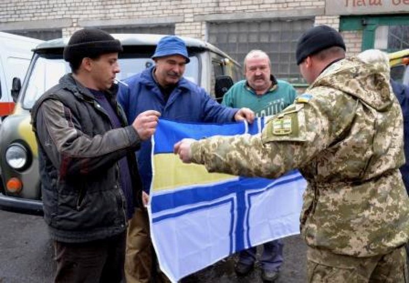 Николаевские врачи передали военным два автомобиля скорой медицинской помощи (ФОТО) (фото) - фото 2 Николаевские врачи передали военным два автомобиля скорой медицинской помощи (ФОТО) (фото) - фото 2
