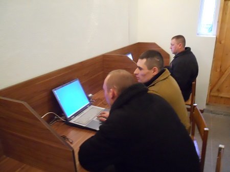 Буковинські засуджені отримали відкритий доступ до інтернету (фото) - фото 1 Буковинські засуджені отримали відкритий доступ до інтернету (фото) - фото 1