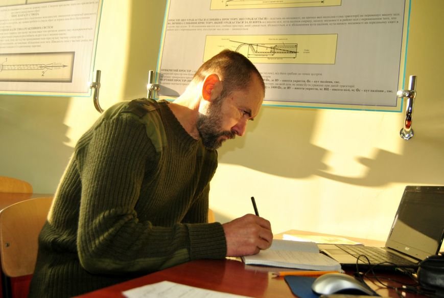 Я родом з мисливської родини, - мужній львів’янин, який навчається на снайпера (ФОТОРЕПОРТАЖ) (фото) - фото 5 Я родом з мисливської родини, - мужній львів’янин, який навчається на снайпера (ФОТОРЕПОРТАЖ) (фото) - фото 5