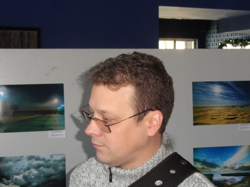 Губернатор Александр Кихтенко рассказал о светлом будущем Мариуполя на выставке фотографа Дмитрия Чечеры (ФОТО+ВИДЕО) (фото) - фото 1 Губернатор Александр Кихтенко рассказал о светлом будущем Мариуполя на выставке фотографа Дмитрия Чечеры (ФОТО+ВИДЕО) (фото) - фото 1