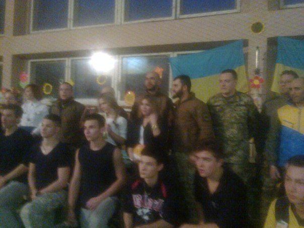 Мариупольские школьники устроили Игры Патриотов (фото) - фото 1 Мариупольские школьники устроили Игры Патриотов (фото) - фото 1