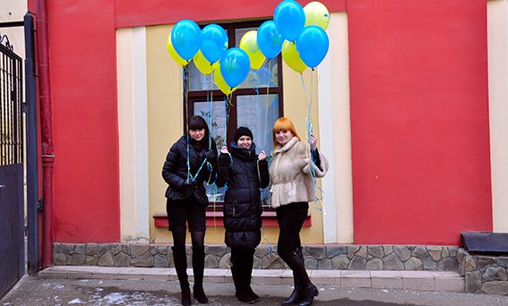 У Чернівці повернулися 6 правоохоронців із зони АТО (фото) - фото 1 У Чернівці повернулися 6 правоохоронців із зони АТО (фото) - фото 1