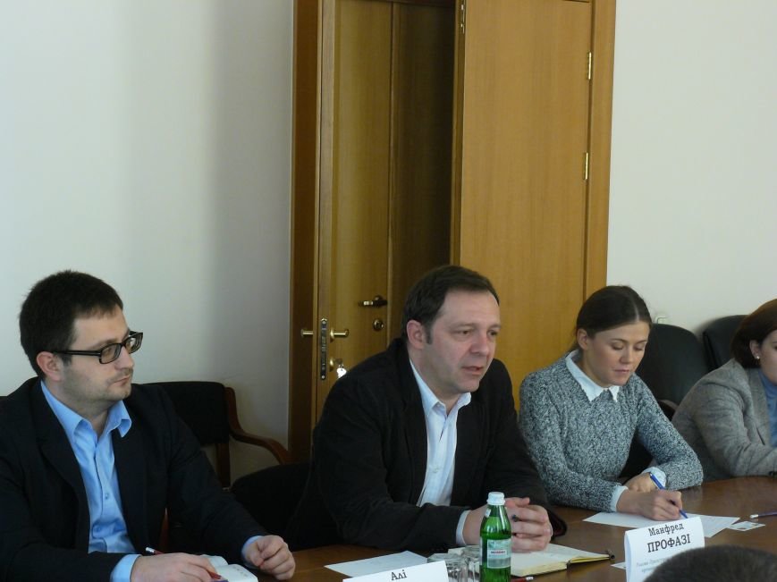 На Днепропетровщине помощь переселенцам предоставит Международная организация (фото) - фото 1 На Днепропетровщине помощь переселенцам предоставит Международная организация (фото) - фото 1