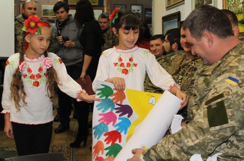 Встреча школьников города с представителями военных подразделений (фото) - фото 1 Встреча школьников города с представителями военных подразделений (фото) - фото 1