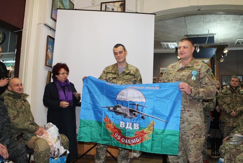 Встреча школьников города с представителями военных подразделений (фото) - фото 3 Встреча школьников города с представителями военных подразделений (фото) - фото 3