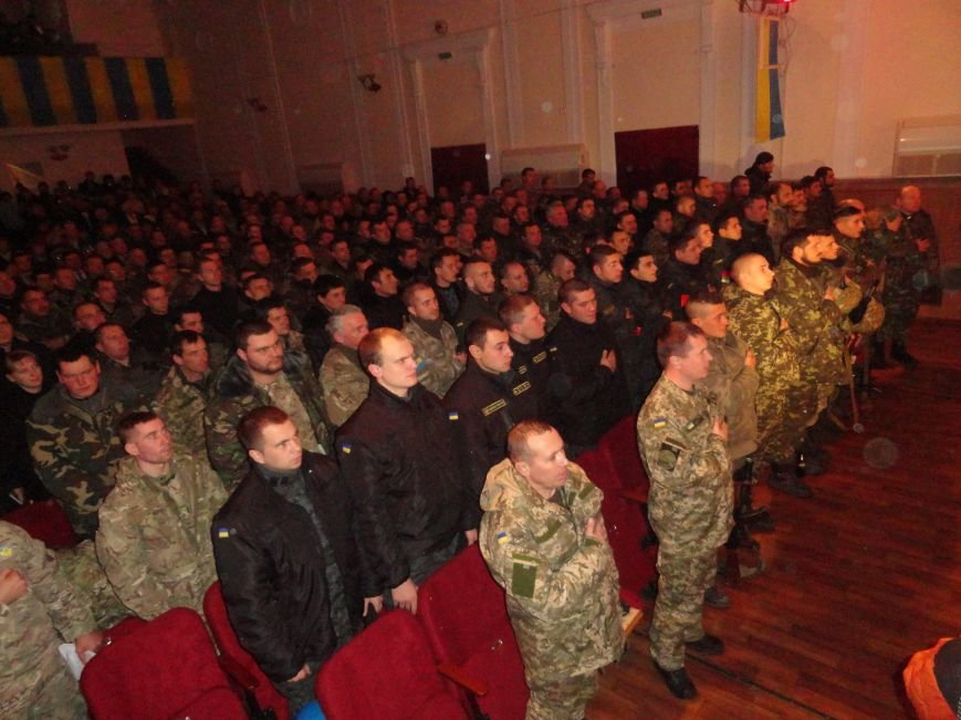 Мариуполь поздравил своих защитников в день ВСУ(ФОТОРЕПОРТАЖ) (фото) - фото 5 Мариуполь поздравил своих защитников в день ВСУ(ФОТОРЕПОРТАЖ) (фото) - фото 5