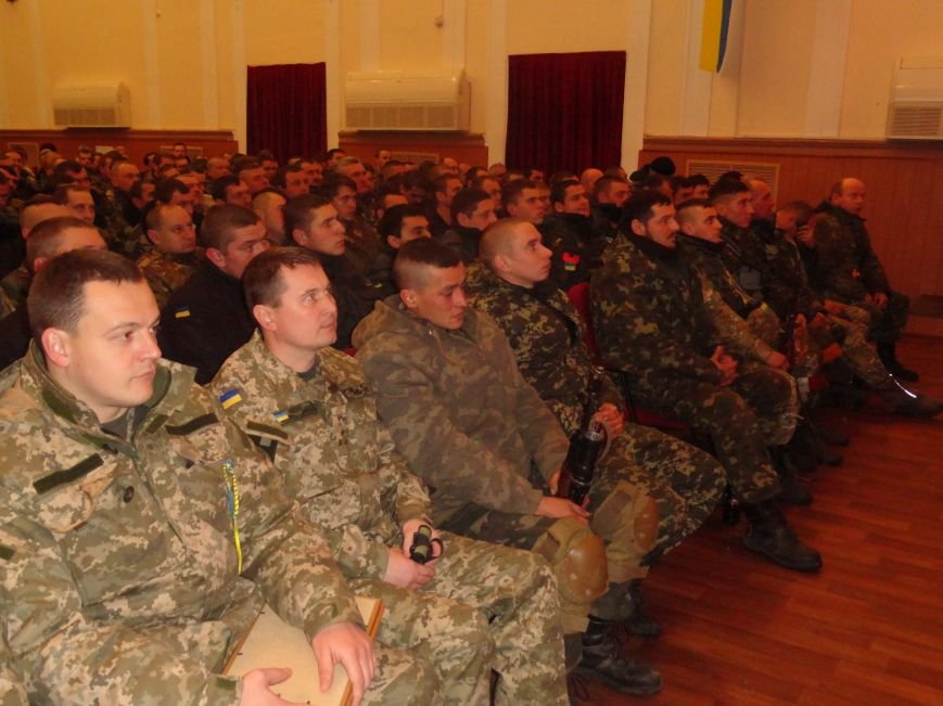 Мариуполь поздравил своих защитников в день ВСУ(ФОТОРЕПОРТАЖ) (фото) - фото 5 Мариуполь поздравил своих защитников в день ВСУ(ФОТОРЕПОРТАЖ) (фото) - фото 5
