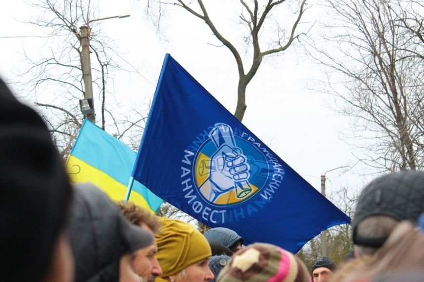 В Одессе борцы за Ланжерон в качестве протеста сожгли автомобиль. Пока картонный (ФОТО) (фото) - фото 5 В Одессе борцы за Ланжерон в качестве протеста сожгли автомобиль. Пока картонный (ФОТО) (фото) - фото 5