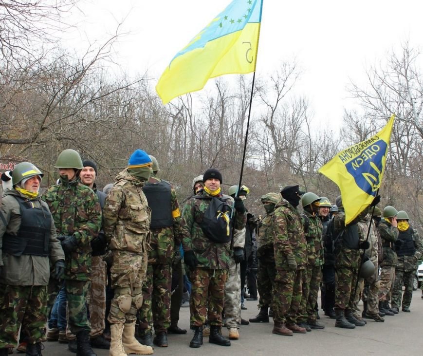 В Одессе борцы за Ланжерон в качестве протеста сожгли автомобиль. П... В Одессе борцы за Ланжерон в качестве протеста сожгли автомобиль. Пока картонный (ФОТО) (фото) - фото 4