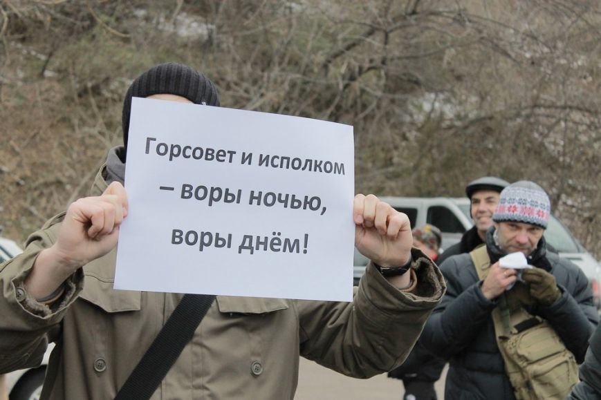 В Одессе борцы за Ланжерон в качестве протеста сожгли автомобиль. Пока картонный (ФОТО) (фото) - фото 6 В Одессе борцы за Ланжерон в качестве протеста сожгли автомобиль. Пока картонный (ФОТО) (фото) - фото 6