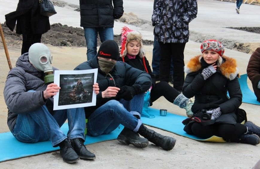В Одессе борцы за Ланжерон в качестве протеста сожгли автомобиль. Пока картонный (ФОТО) (фото) - фото 6 В Одессе борцы за Ланжерон в качестве протеста сожгли автомобиль. Пока картонный (ФОТО) (фото) - фото 6