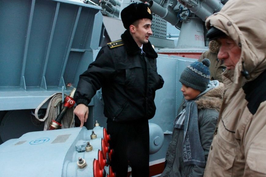 Почувствовать себя морским волком: одесситам устроили экскурсию на военных кораблях (фото) - фото 1 Почувствовать себя морским волком: одесситам устроили экскурсию на военных кораблях (фото) - фото 1