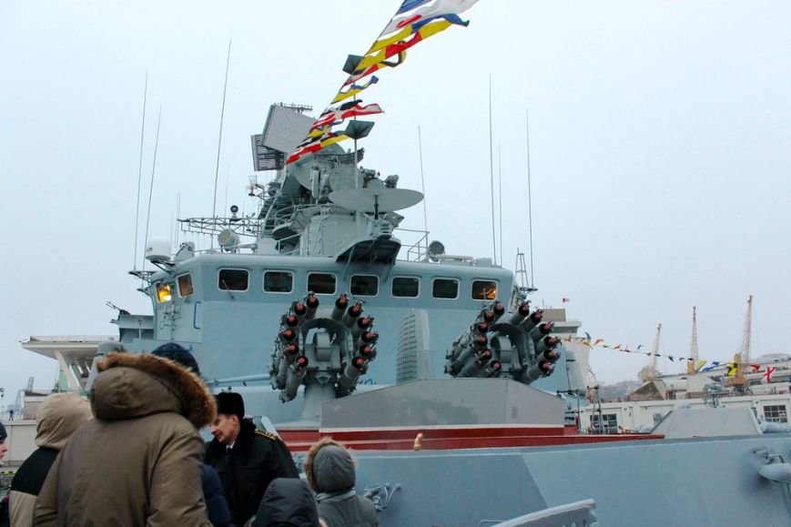 Почувствовать себя морским волком: одесситам устроили экскурсию на военных кораблях (фото) - фото 1 Почувствовать себя морским волком: одесситам устроили экскурсию на военных кораблях (фото) - фото 1