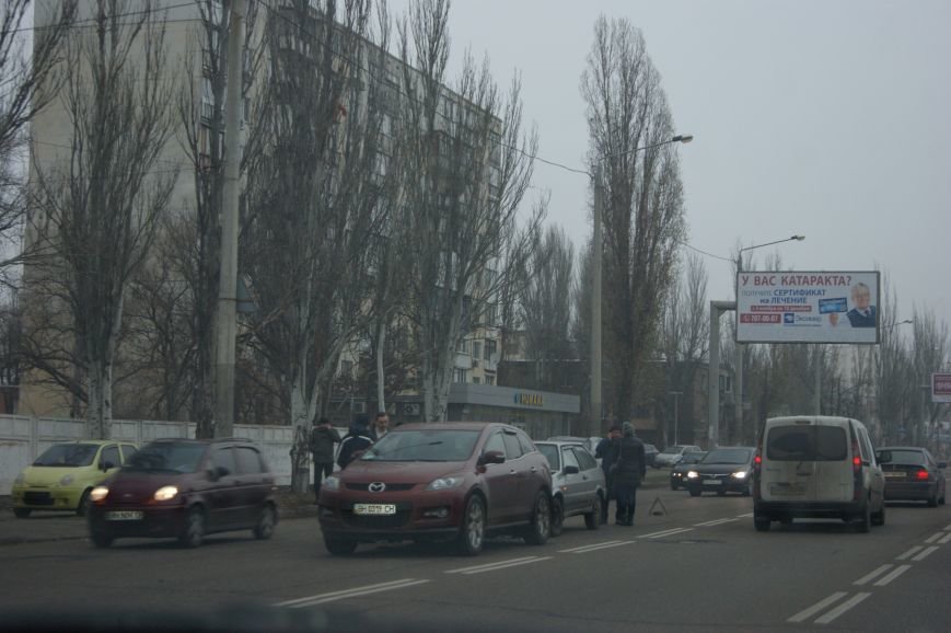 На одесской Лузановке авария на аварии (ФОТО) (фото) - фото 1 На одесской Лузановке авария на аварии (ФОТО) (фото) - фото 1
