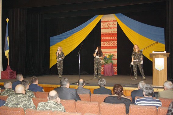 В Кременчуге «За верность народу Украины» были награждены военные, правоохранители и волонтёры (ФОТО) (фото) - фото 1 В Кременчуге «За верность народу Украины» были награждены военные, правоохранители и волонтёры (ФОТО) (фото) - фото 1