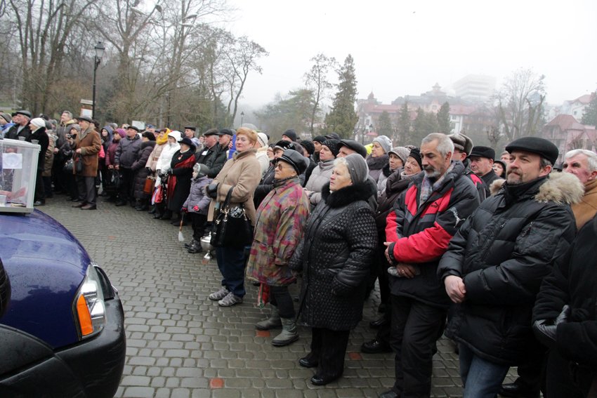 Львів’яни разом із росіянами зібрали гроші на всюдиходи до АТО (ФОТОРЕПОРТАЖ) (фото) - фото 1 Львів’яни разом із росіянами зібрали гроші на всюдиходи до АТО (ФОТОРЕПОРТАЖ) (фото) - фото 1