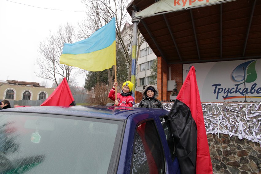 Львів’яни разом із росіянами зібрали гроші на всюдиходи до АТО (ФОТОРЕПОРТАЖ) (фото) - фото 15 Львів’яни разом із росіянами зібрали гроші на всюдиходи до АТО (ФОТОРЕПОРТАЖ) (фото) - фото 15