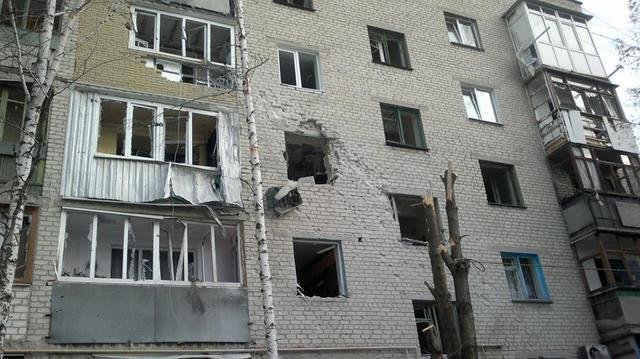 В Авдеевке в результате вчерашних обстрелов убиты два человека - уточняет ГУ МВД в Донецкой области (фото) - фото 1 В Авдеевке в результате вчерашних обстрелов убиты два человека - уточняет ГУ МВД в Донецкой области (фото) - фото 1